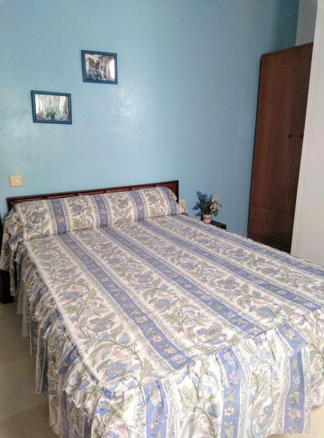 Pensión Larra Mairena De Alcor Exterior foto