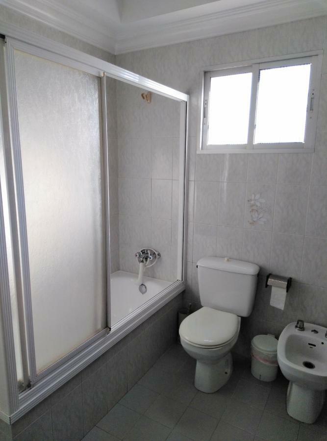 Pensión Larra Mairena De Alcor Exterior foto